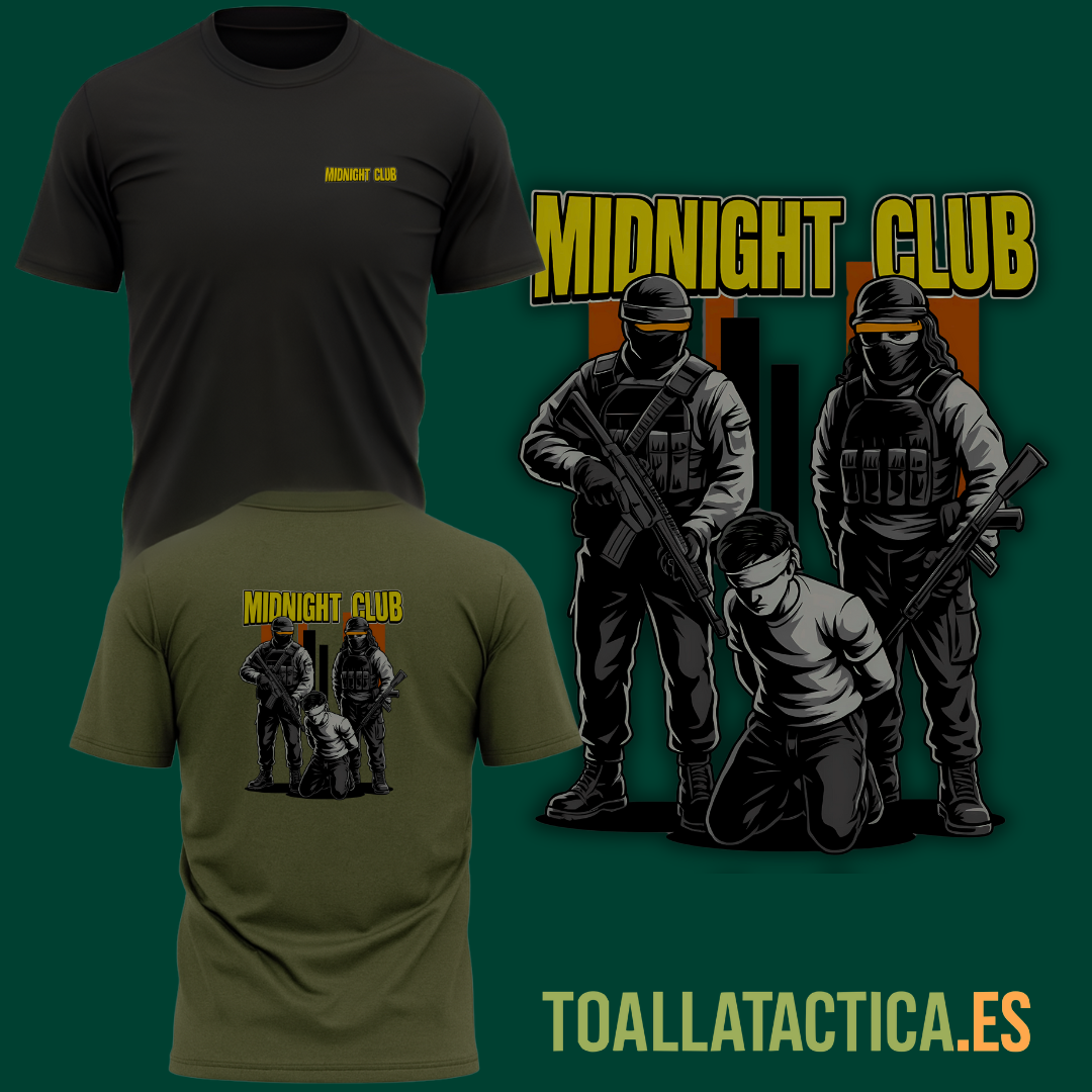 Camiseta táctica Midnight Club en negro y verde militar, con ilustración de dos operadores armados y prisionero sobre fondo urbano