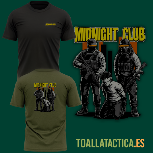 Camiseta táctica Midnight Club en negro y verde militar, con ilustración de dos operadores armados y prisionero sobre fondo urbano